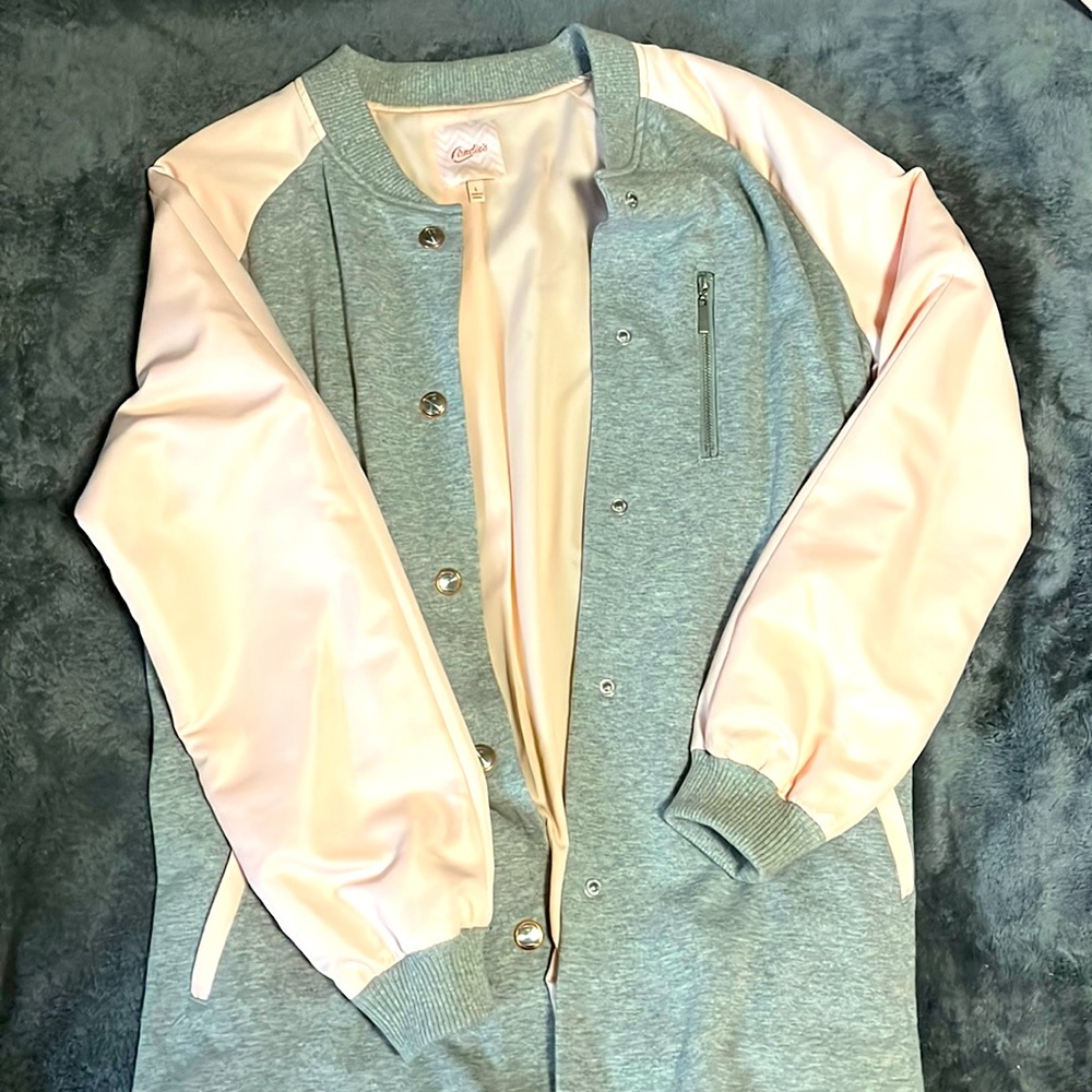 Very cute never worn varsity jacket